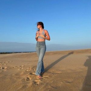 Meet your Posher, Ava